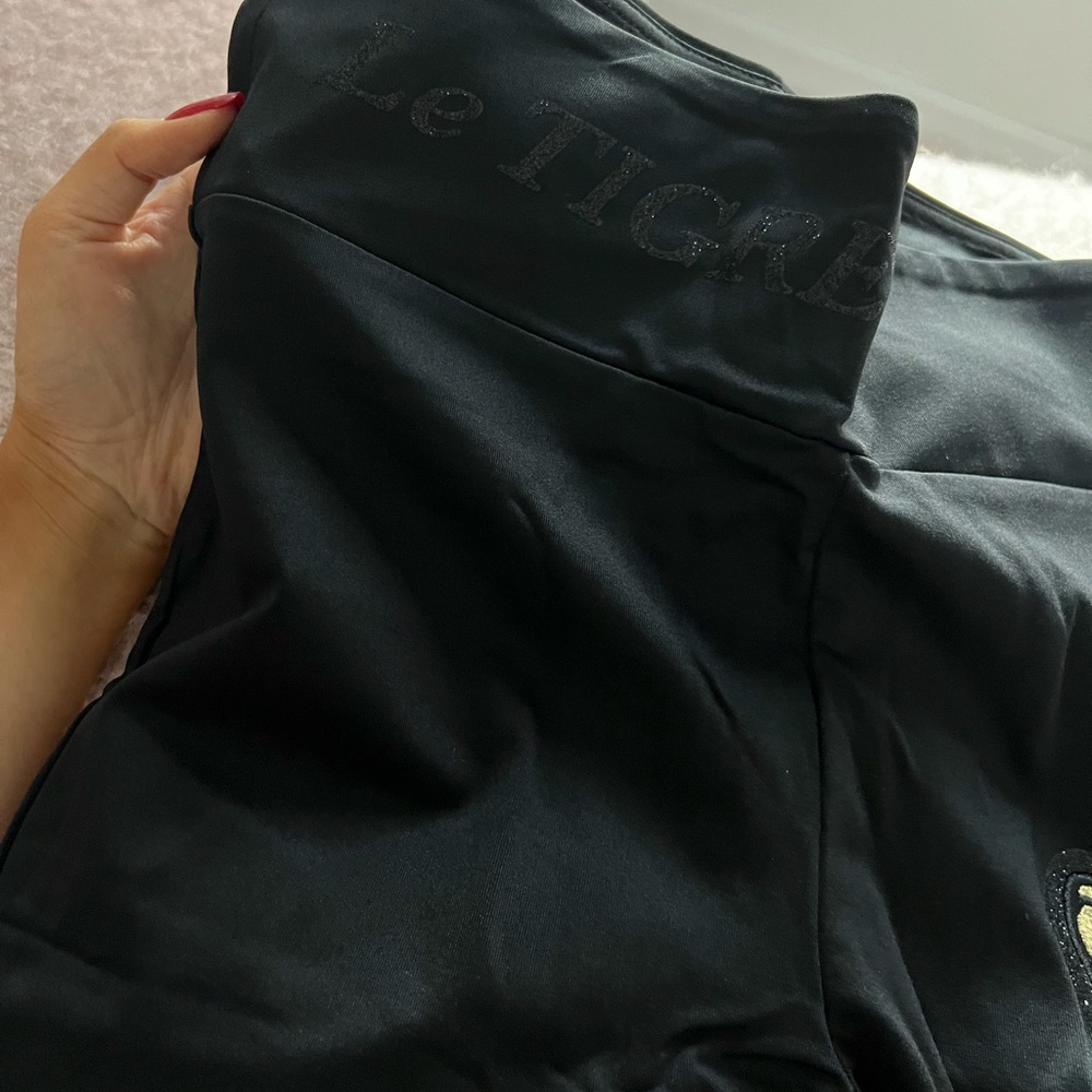 Black details leggings